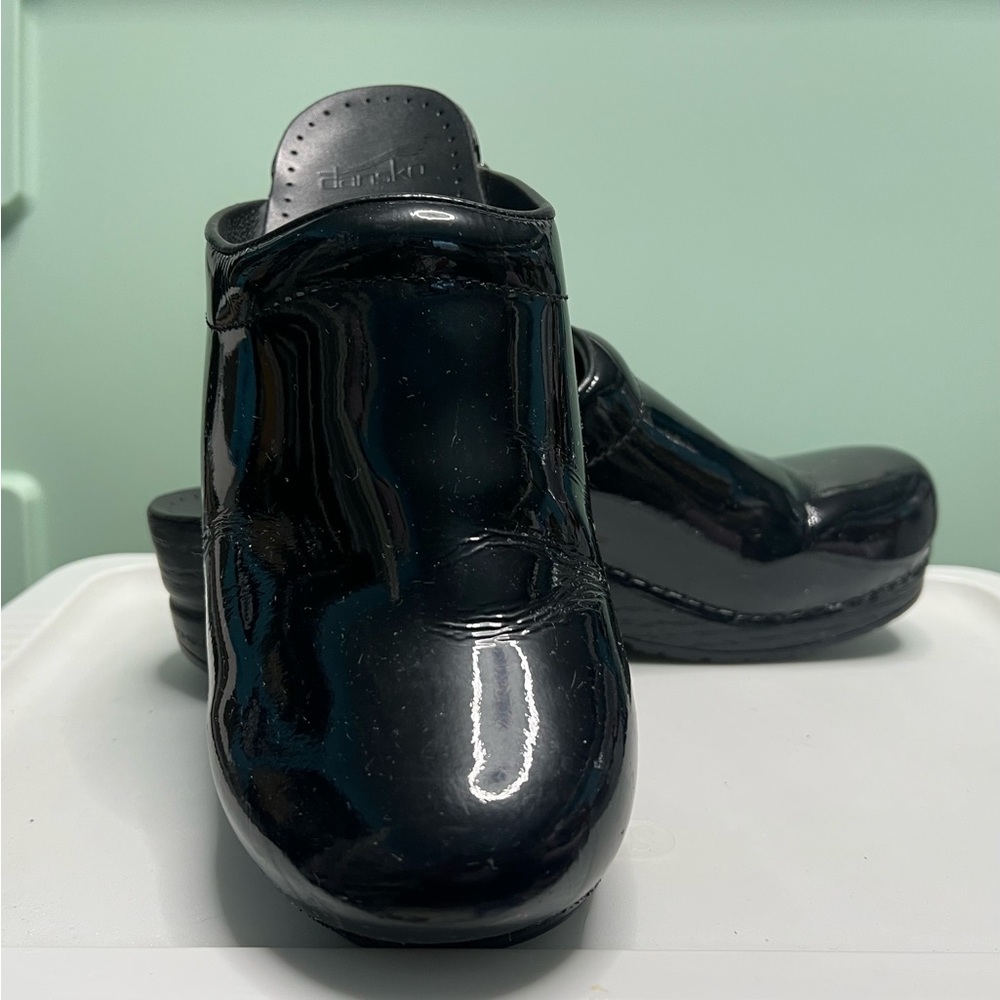 Dansko Clogs Patent Leather Size 42